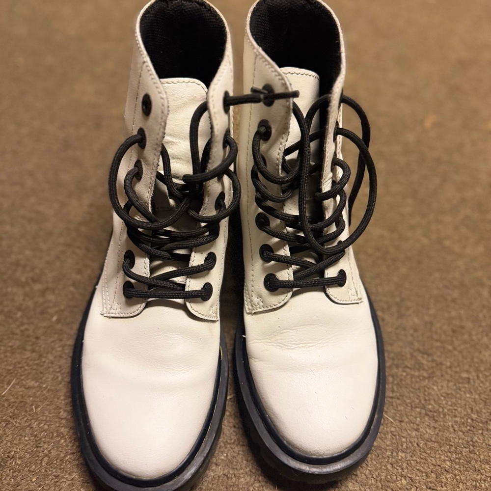 White Leather Women’s Boots